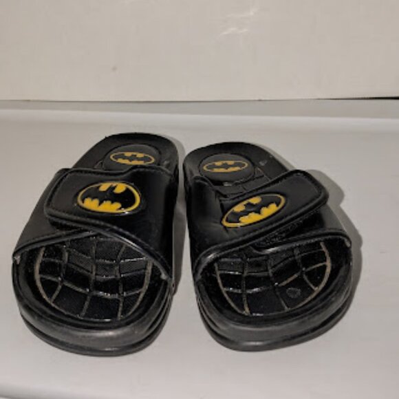 Batman Kids Slip on Sandals Size 2/4 New With Carry Bag Black and Yellow - Picture 1 of 12